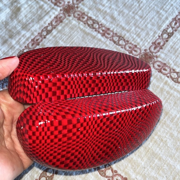 Corrine McCormack large sunnies case, red high glass case - Picture 3 of 6